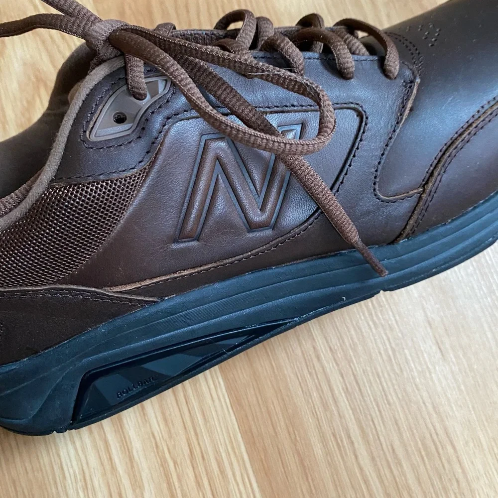 New Balance Mens Leather Shoes. NWOT